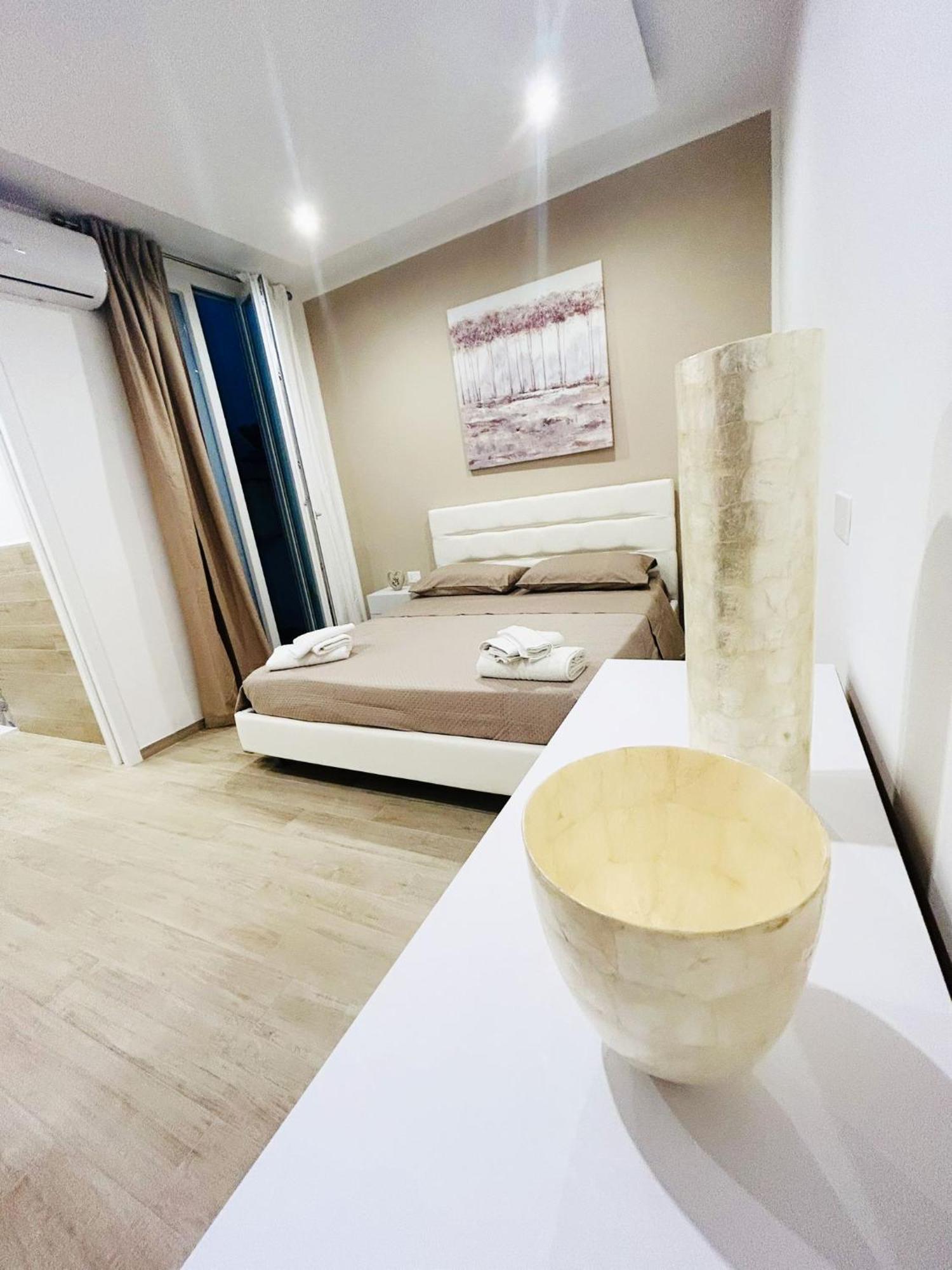 Bed E Suite Domar Brindisi Exterior photo